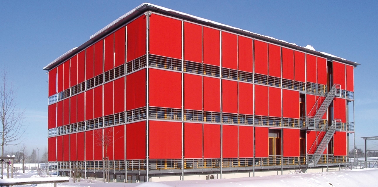 Ein Bild des Gebäudes mit den Büros des Medizin-Verlags Gfi im Osten von München